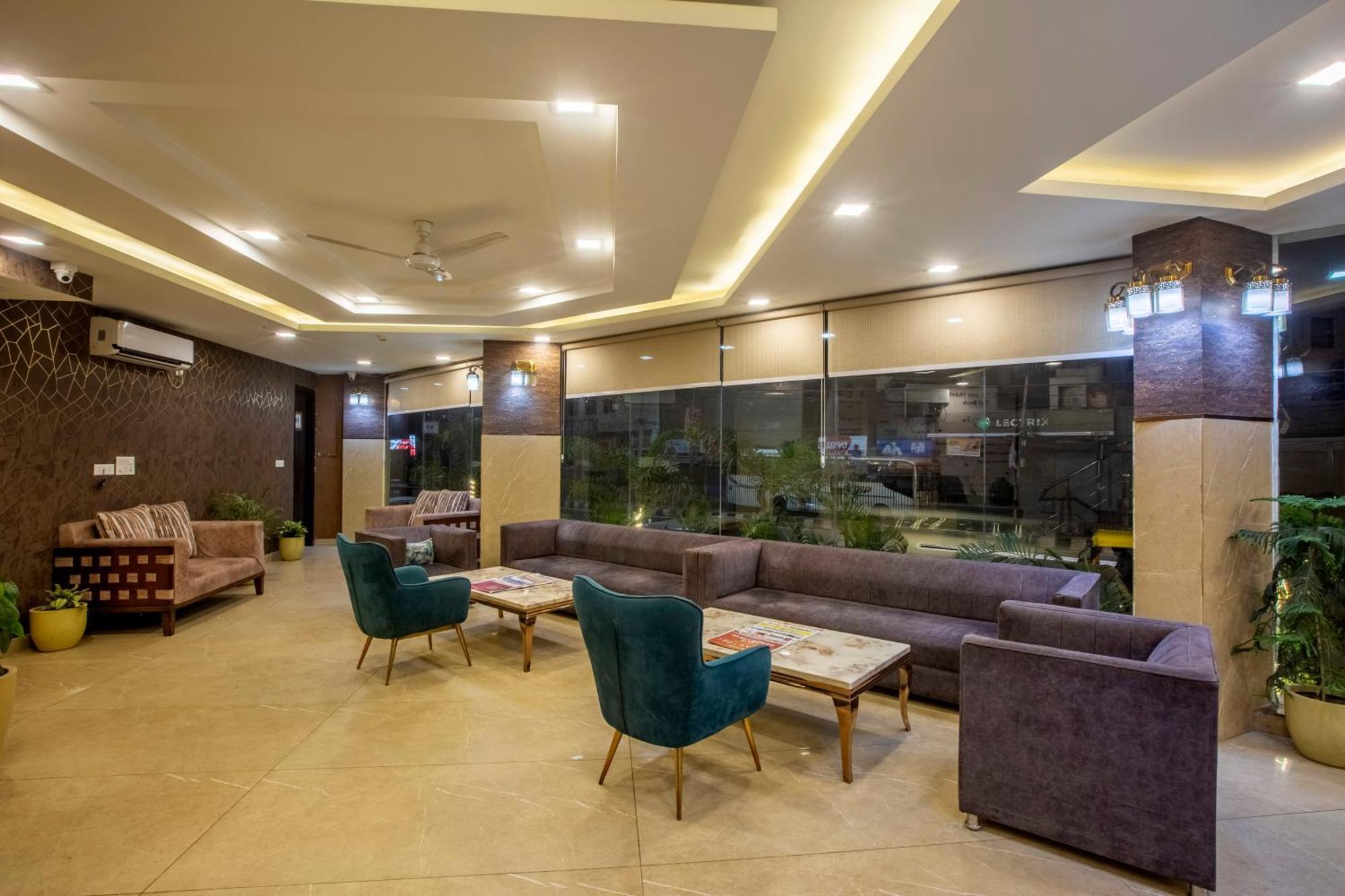 Hotel Prithvi-Raj Near Delhi Airport Нью-Дели Экстерьер фото