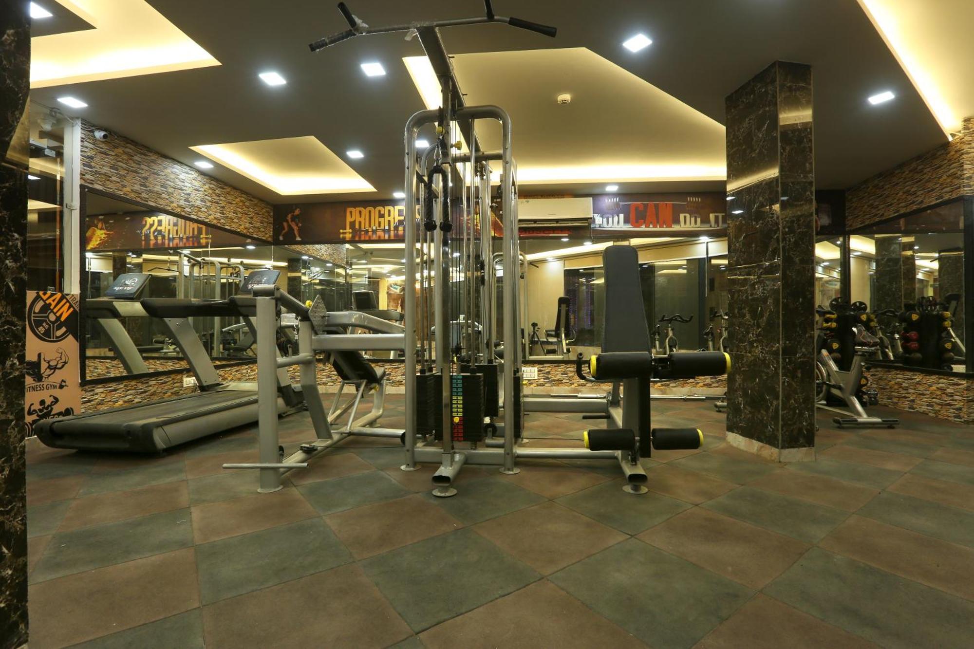 Hotel Prithvi-Raj Near Delhi Airport Нью-Дели Экстерьер фото