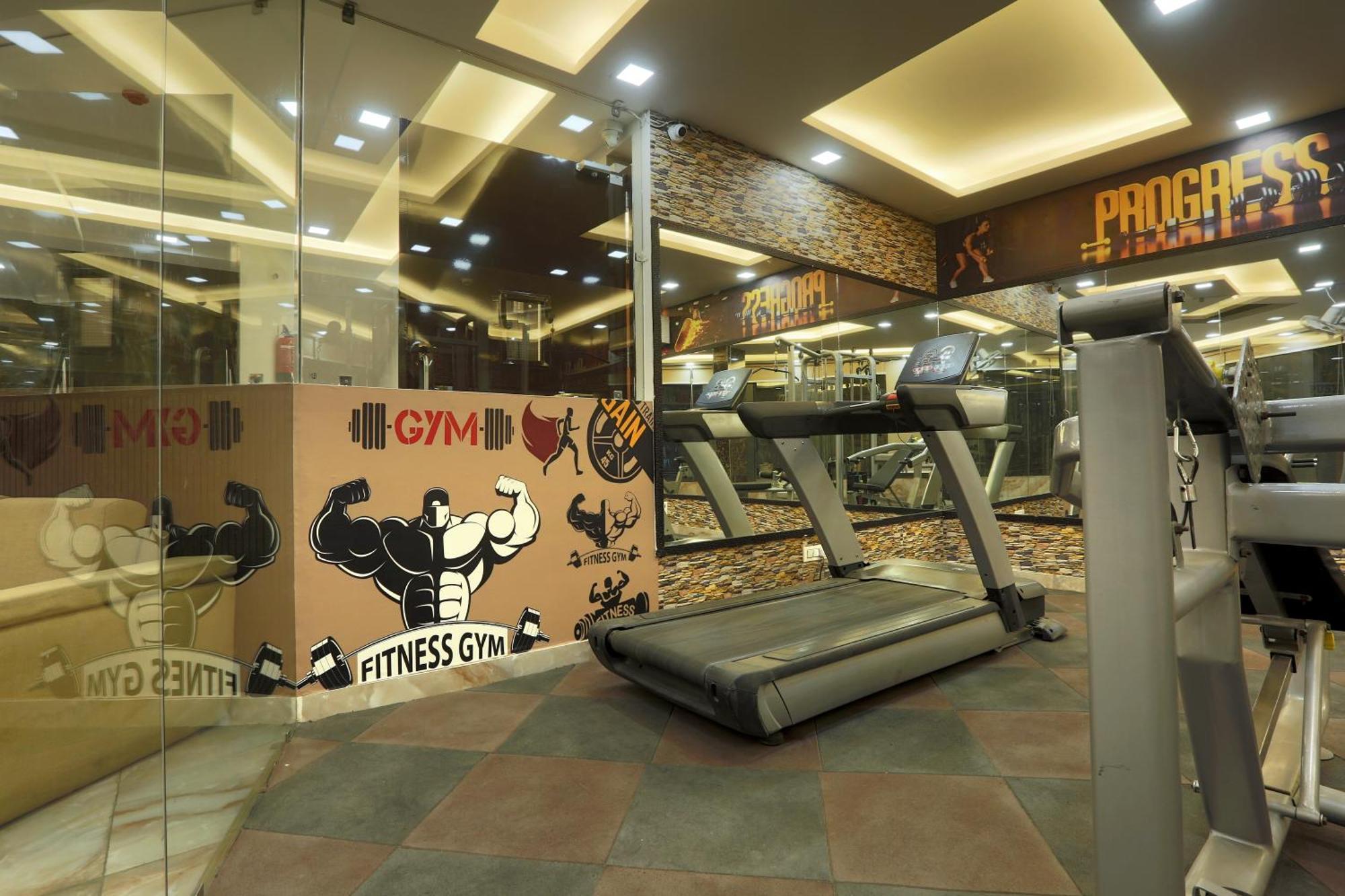 Hotel Prithvi-Raj Near Delhi Airport Нью-Дели Экстерьер фото