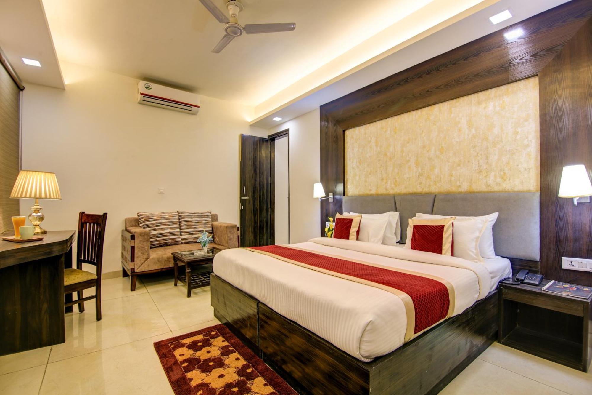 Hotel Prithvi-Raj Near Delhi Airport Нью-Дели Экстерьер фото