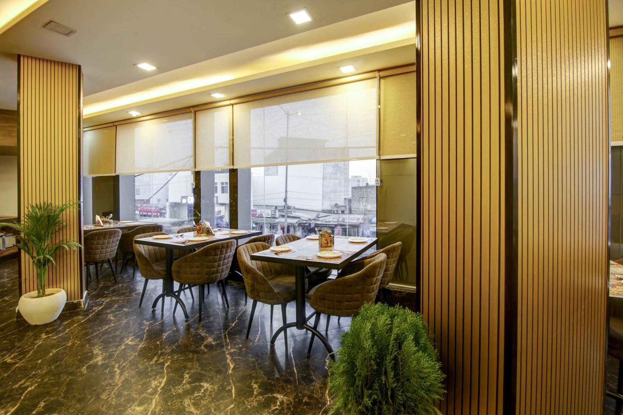 Hotel Prithvi-Raj Near Delhi Airport Нью-Дели Экстерьер фото