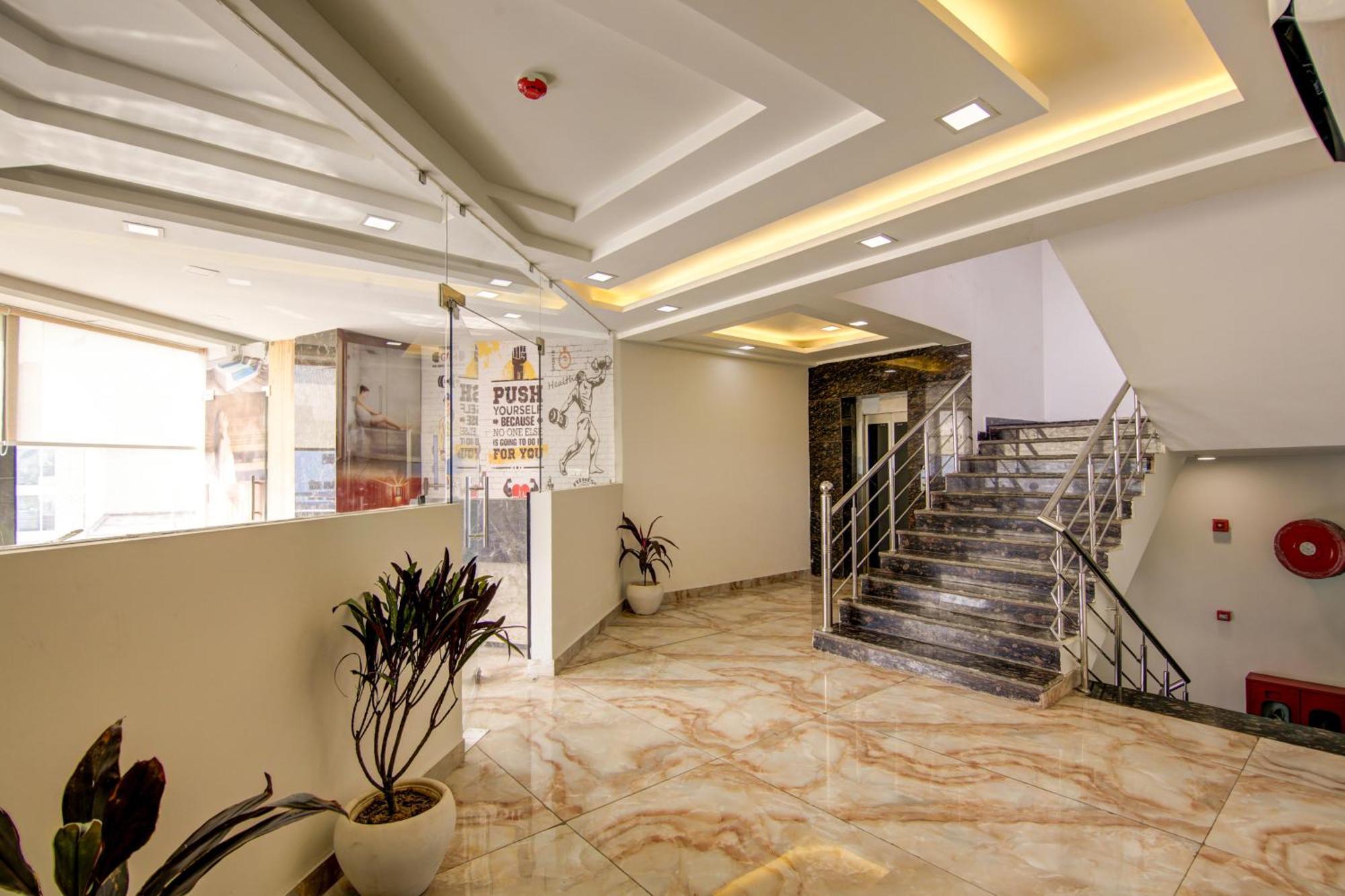 Hotel Prithvi-Raj Near Delhi Airport Нью-Дели Экстерьер фото