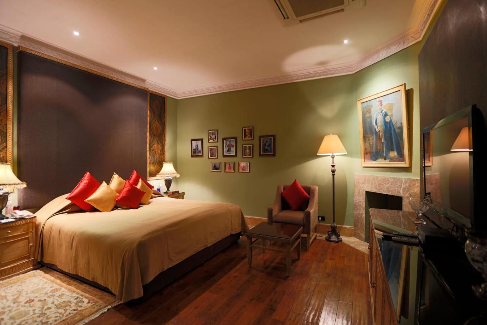 Hotel Prithvi-Raj Near Delhi Airport Нью-Дели Экстерьер фото