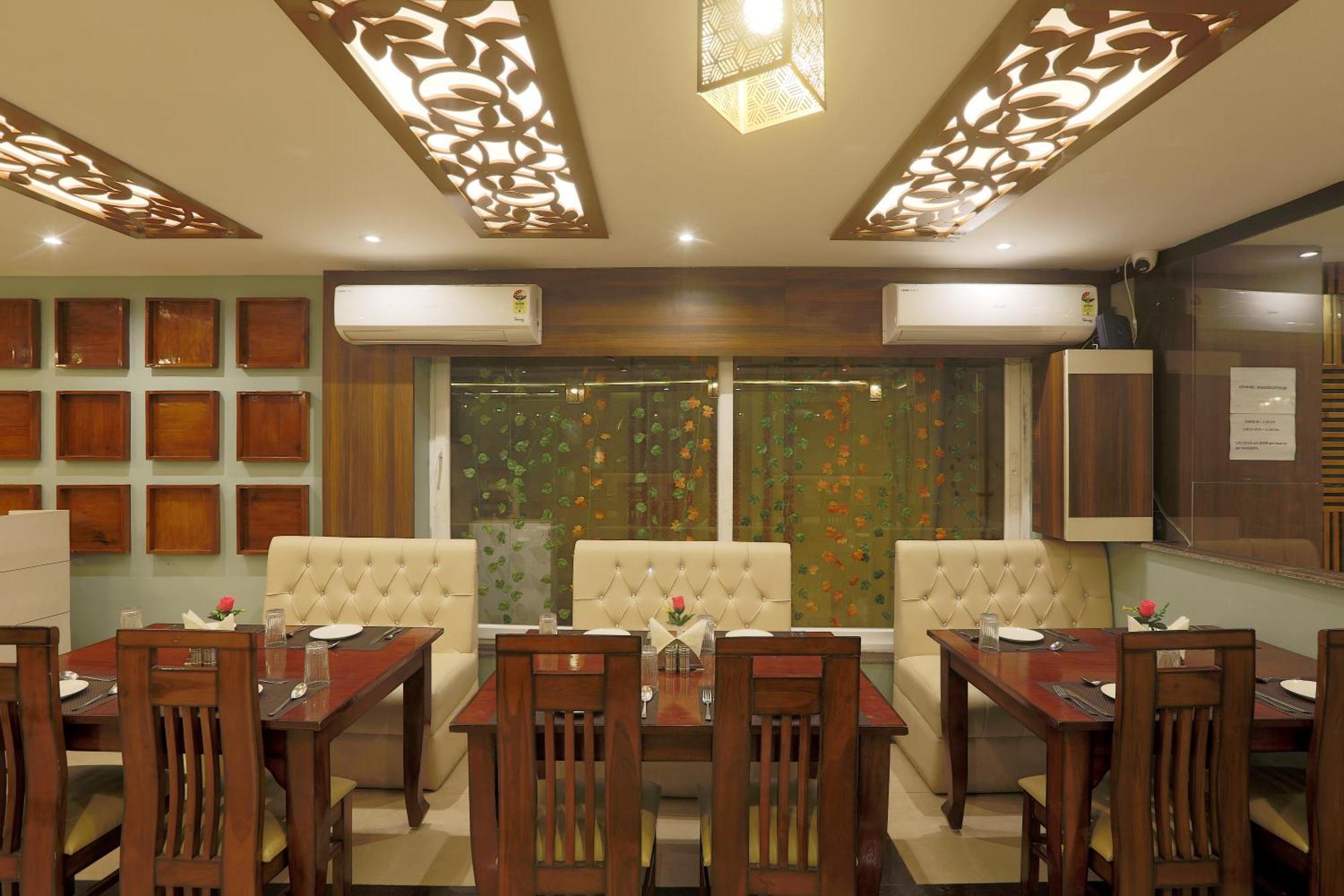 Hotel Prithvi-Raj Near Delhi Airport Нью-Дели Экстерьер фото