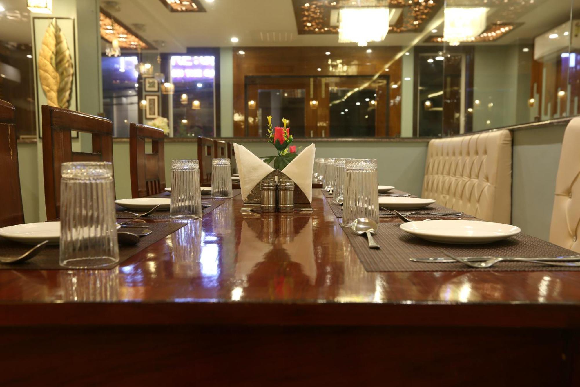 Hotel Prithvi-Raj Near Delhi Airport Нью-Дели Экстерьер фото